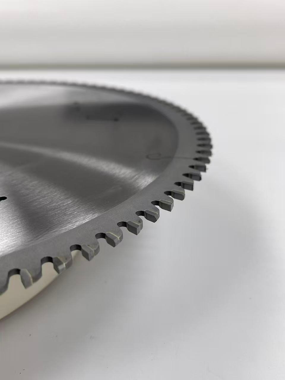 304.8mm TCT Alloy Circular Saw Blade 304.8×2.5-2.0×25.4 100T-BT-A Wood Aluminum Cutting Disc - Image 3